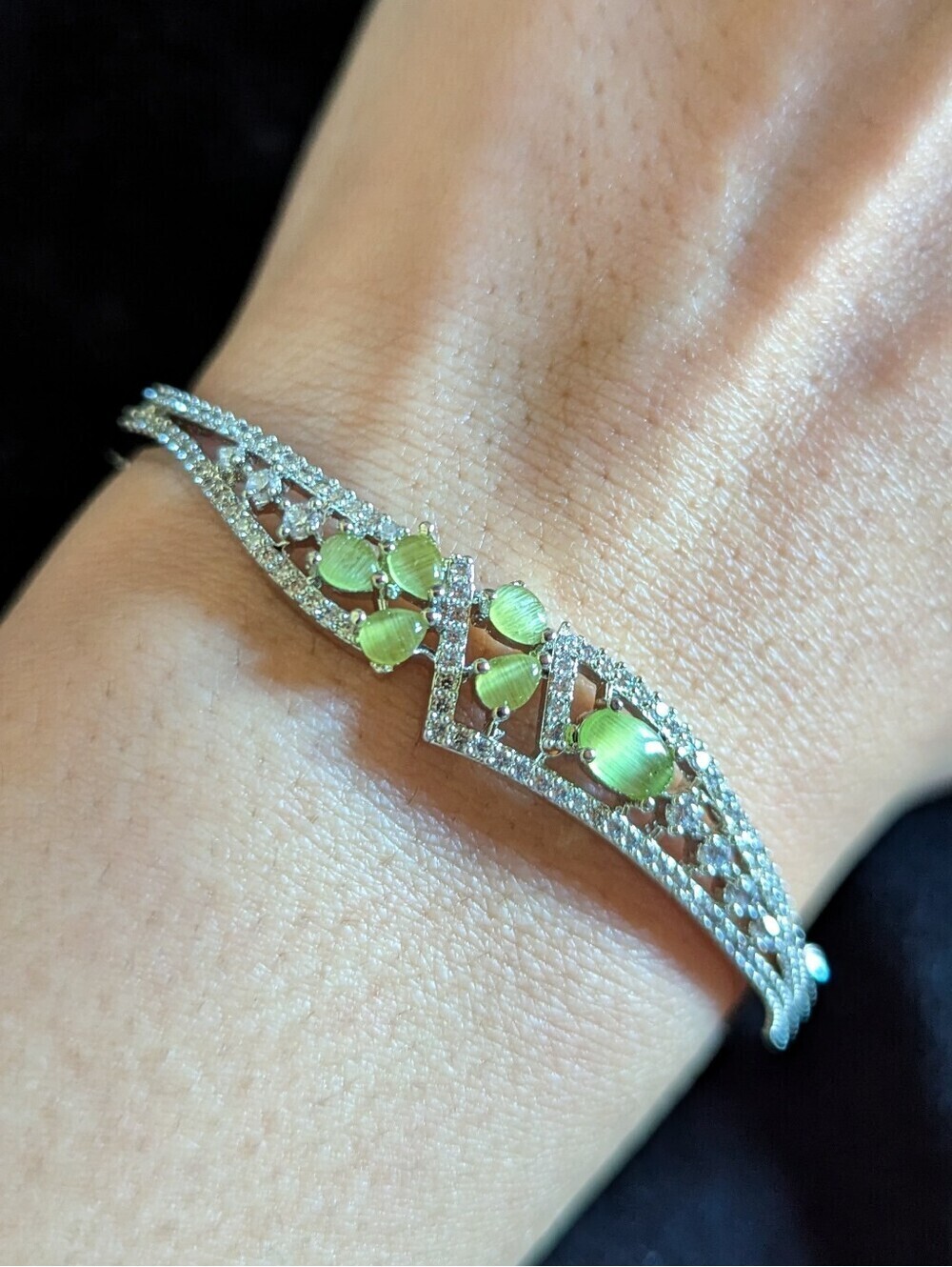Silver-toned Bangle with Green Stone Accents Jewelry Ethnic Indian Bollywood